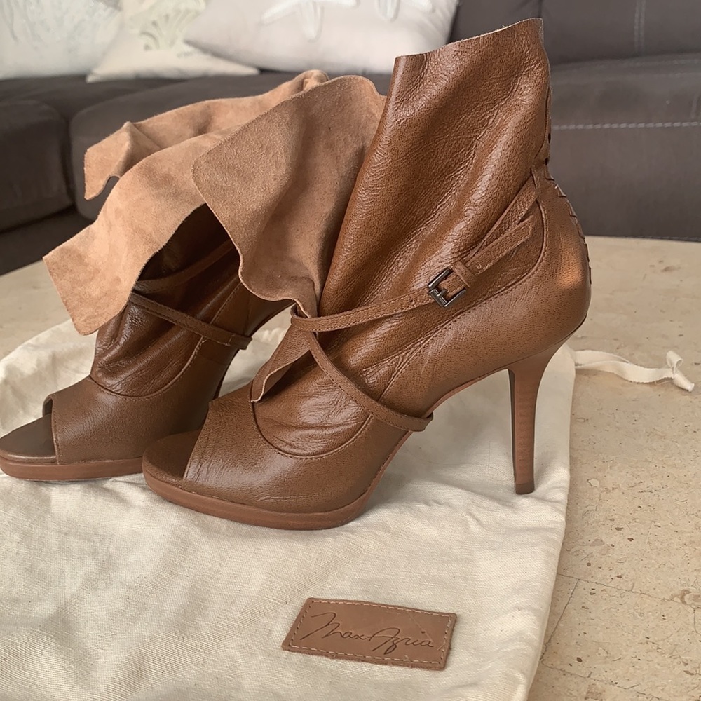 Heels - Picture 2 of 3